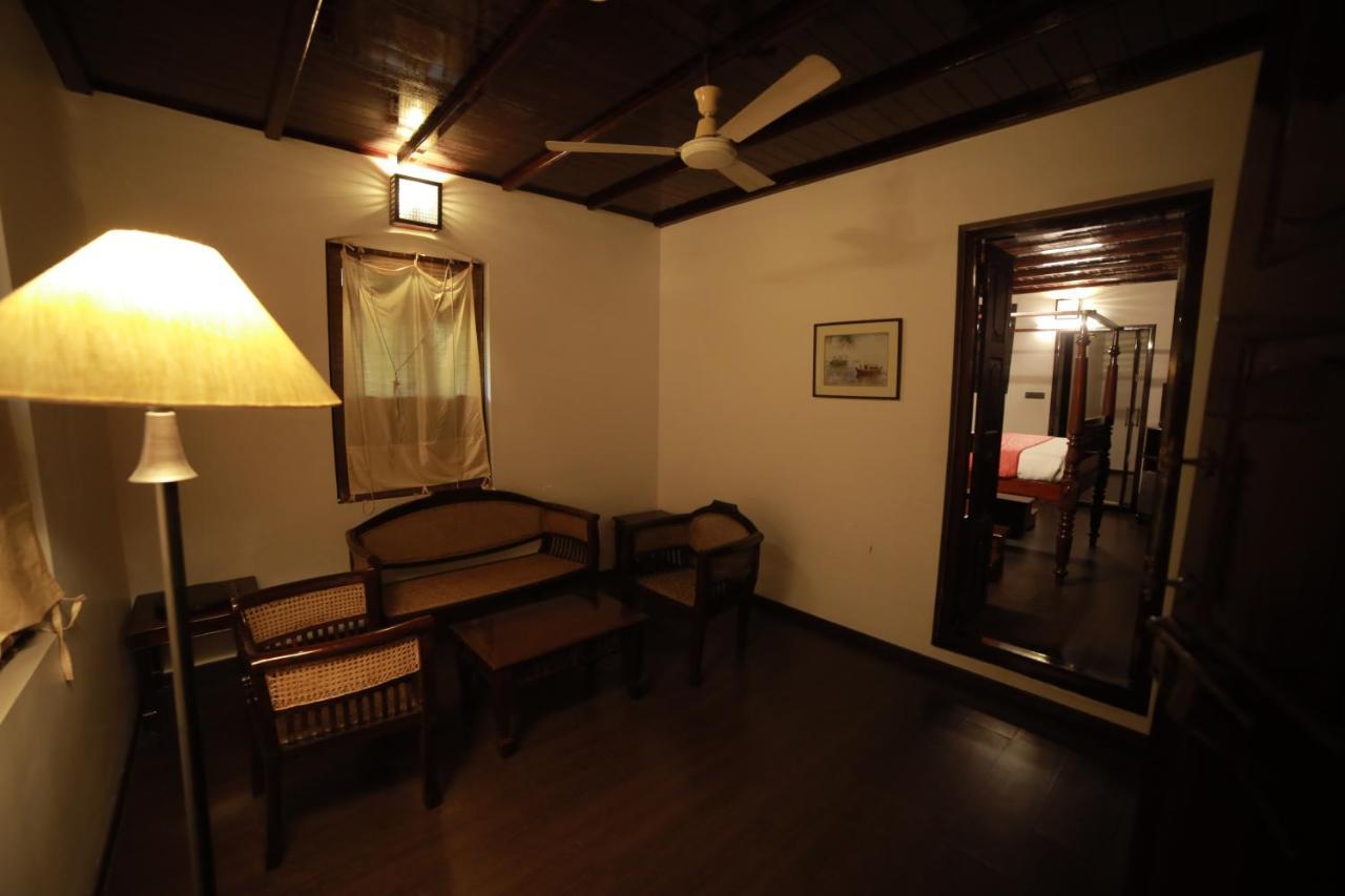Heritage Methanam Kochi Exterior photo